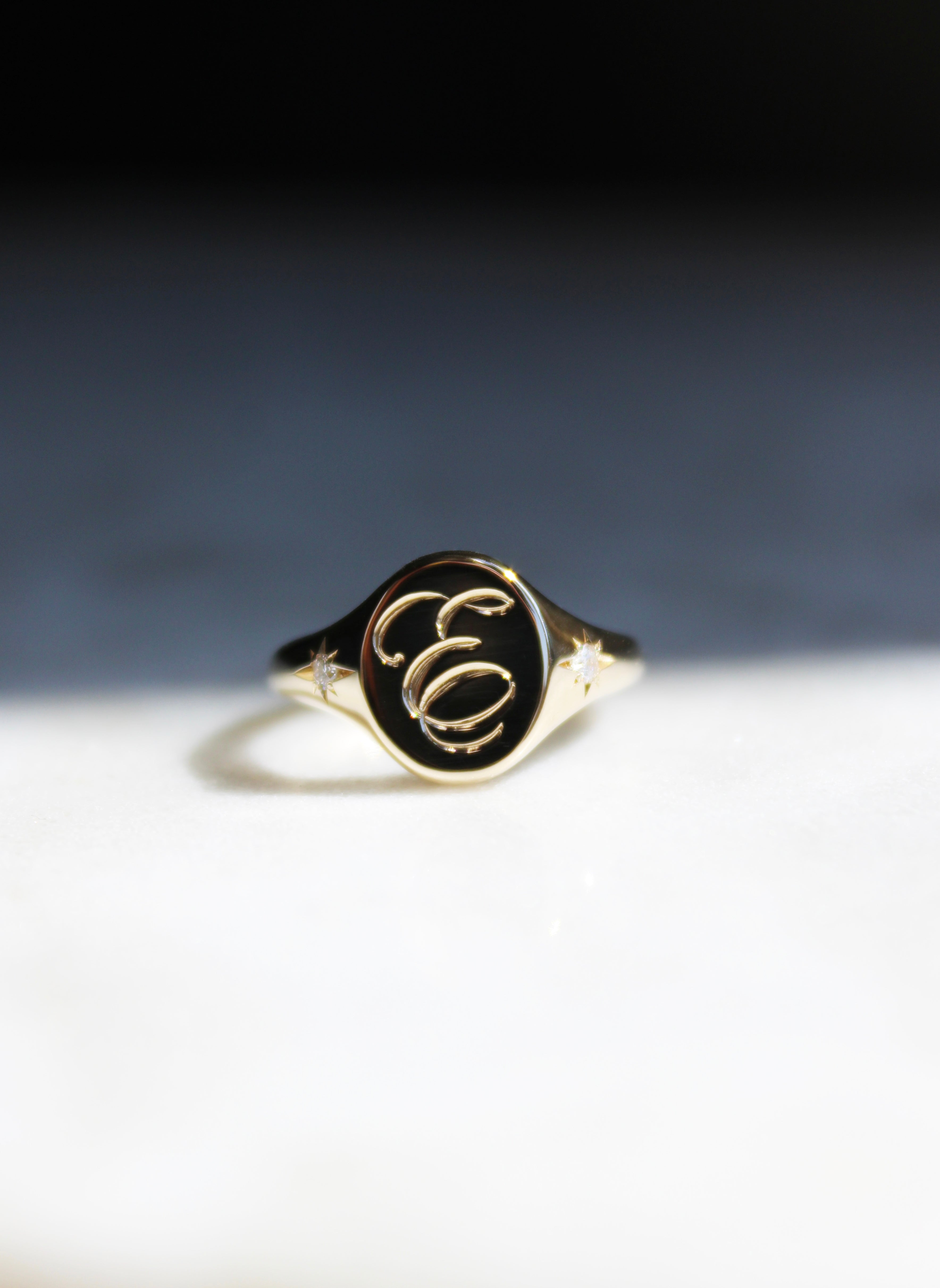 Oval Signet ring