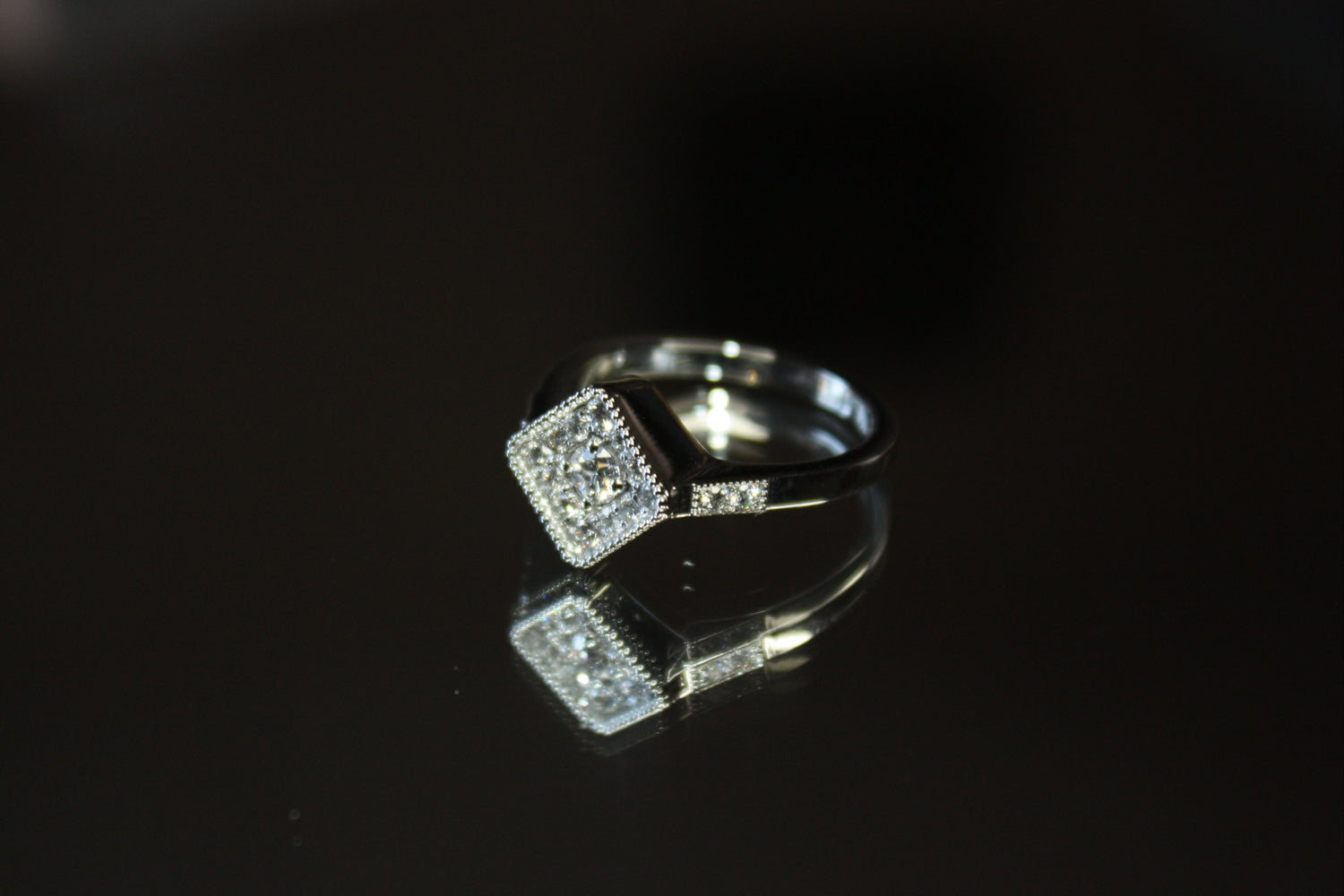 platinum engagement ring, diamond ring, art deco style engagement ring, jwllry by jade bespoke jewellery, bedford engagement ring designer, diamond halo ring, platinum jewellery, bespoke jewellery