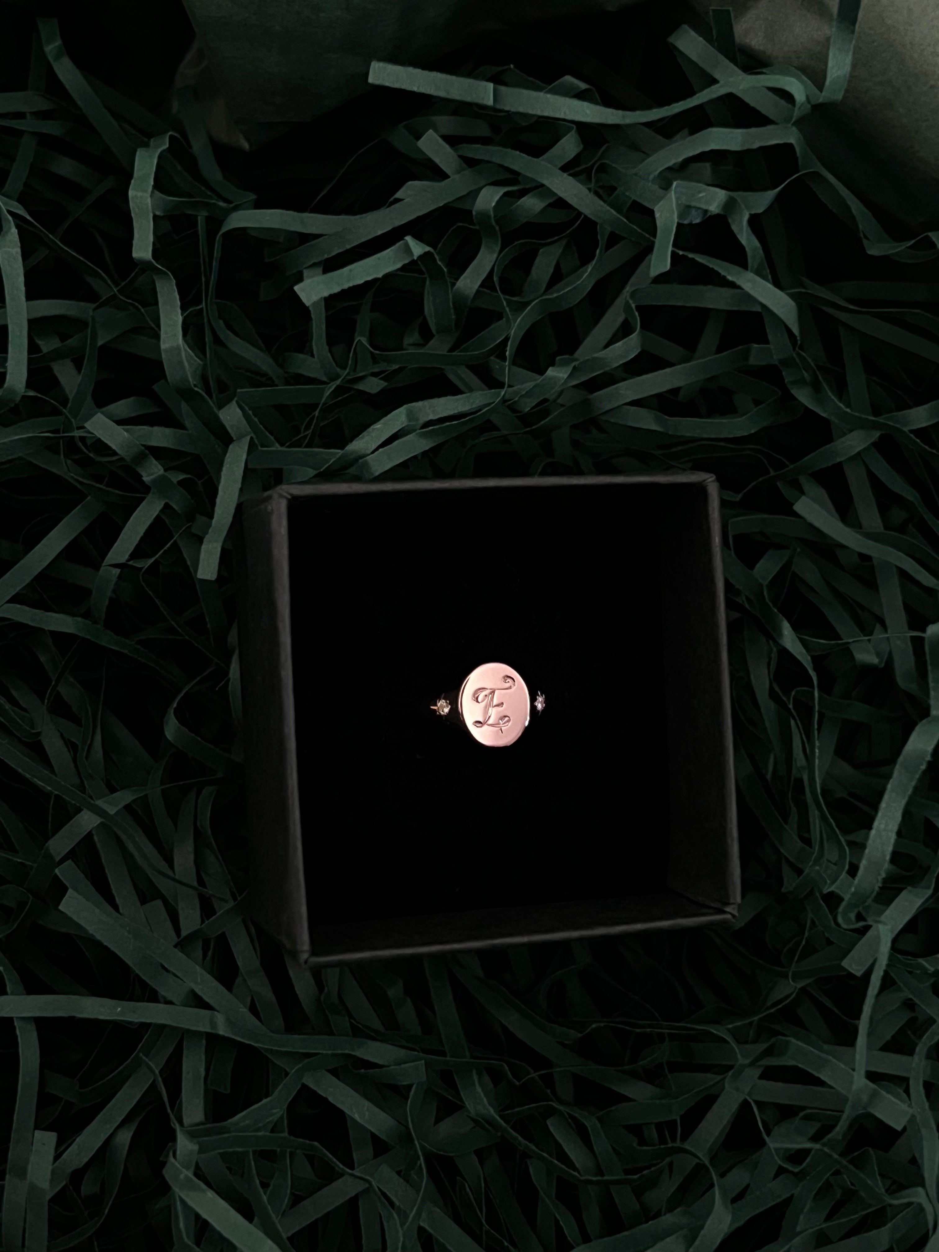 Oval Signet ring