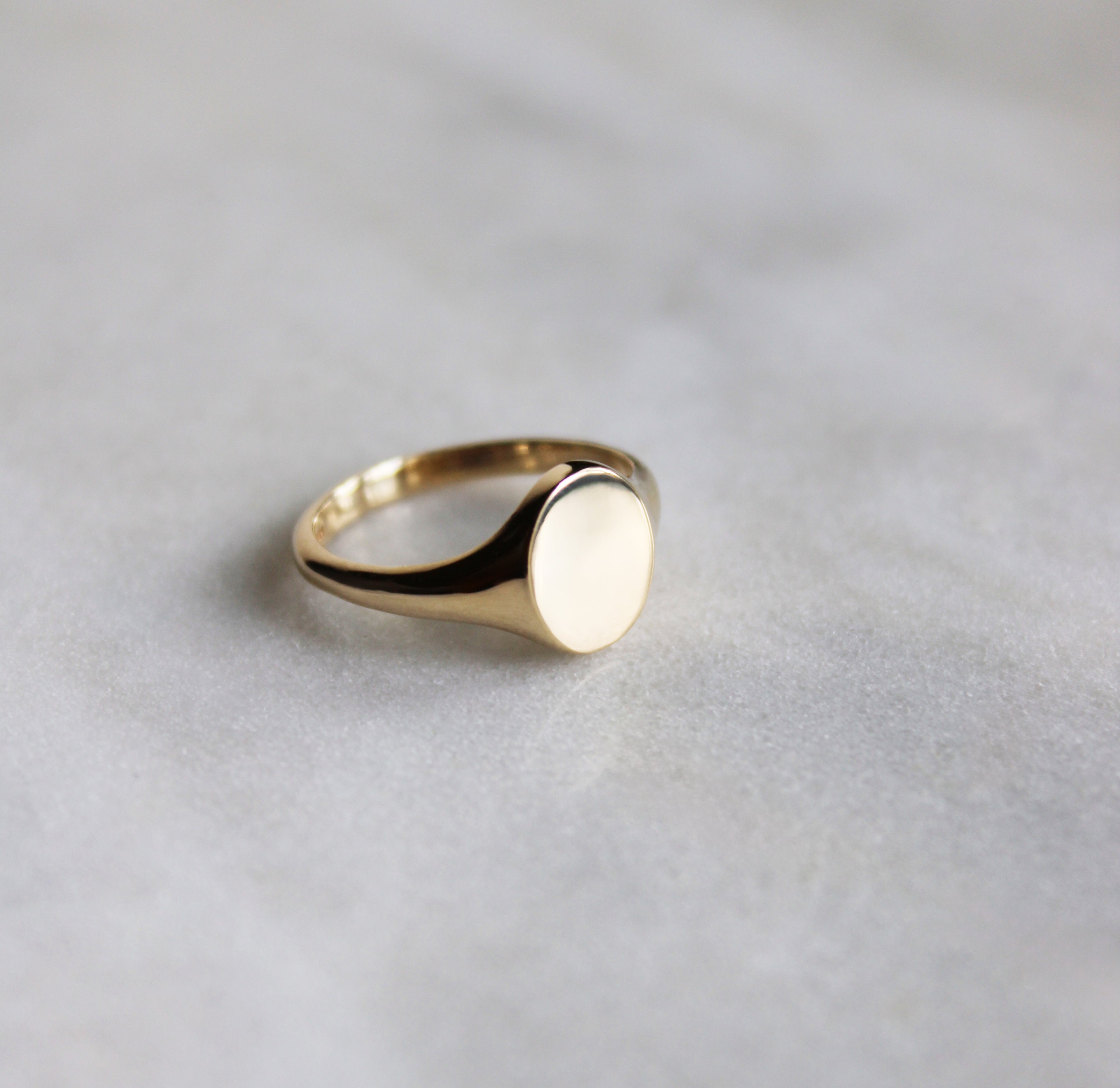 Oval Signet ring