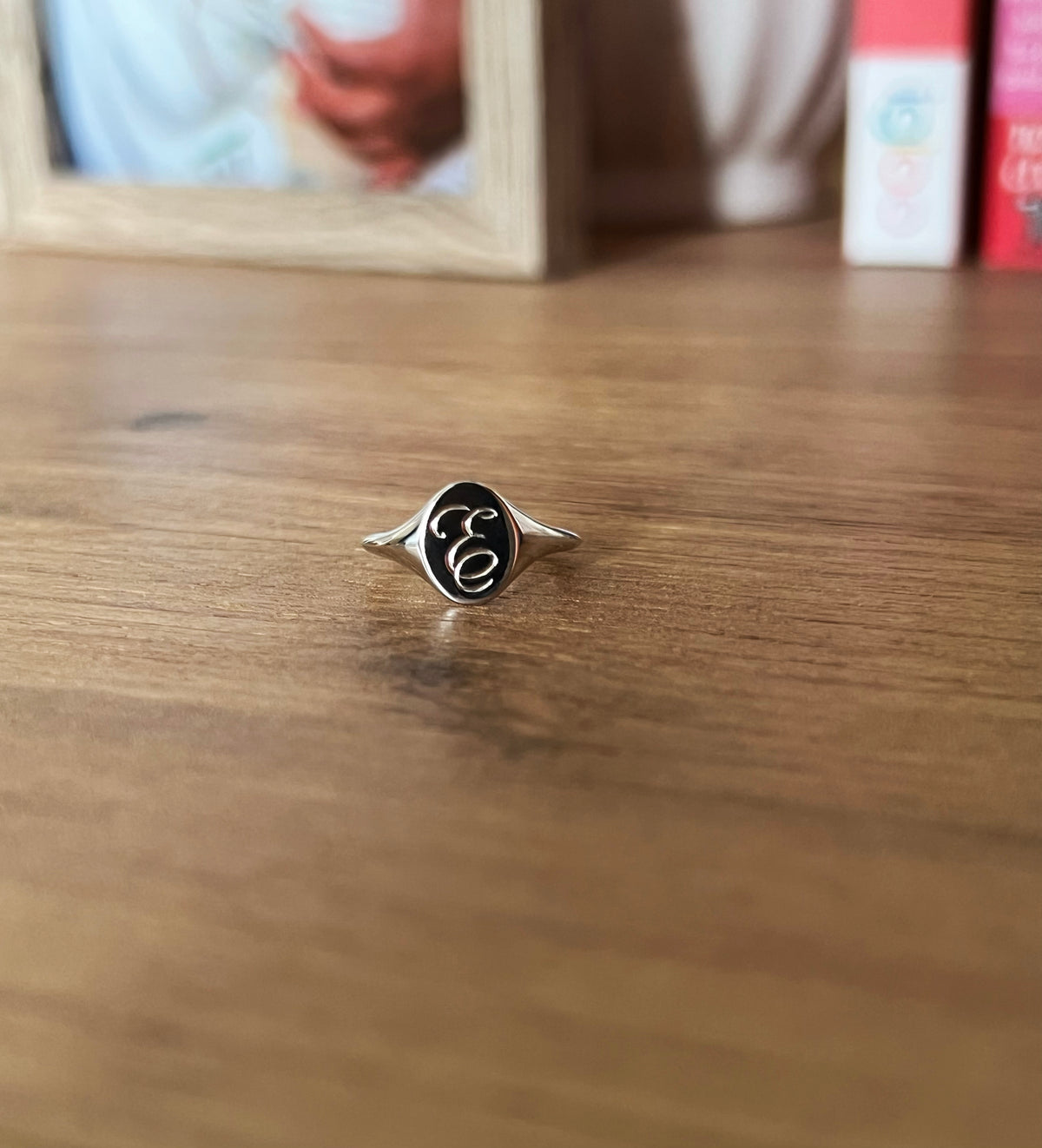 Oval Signet ring