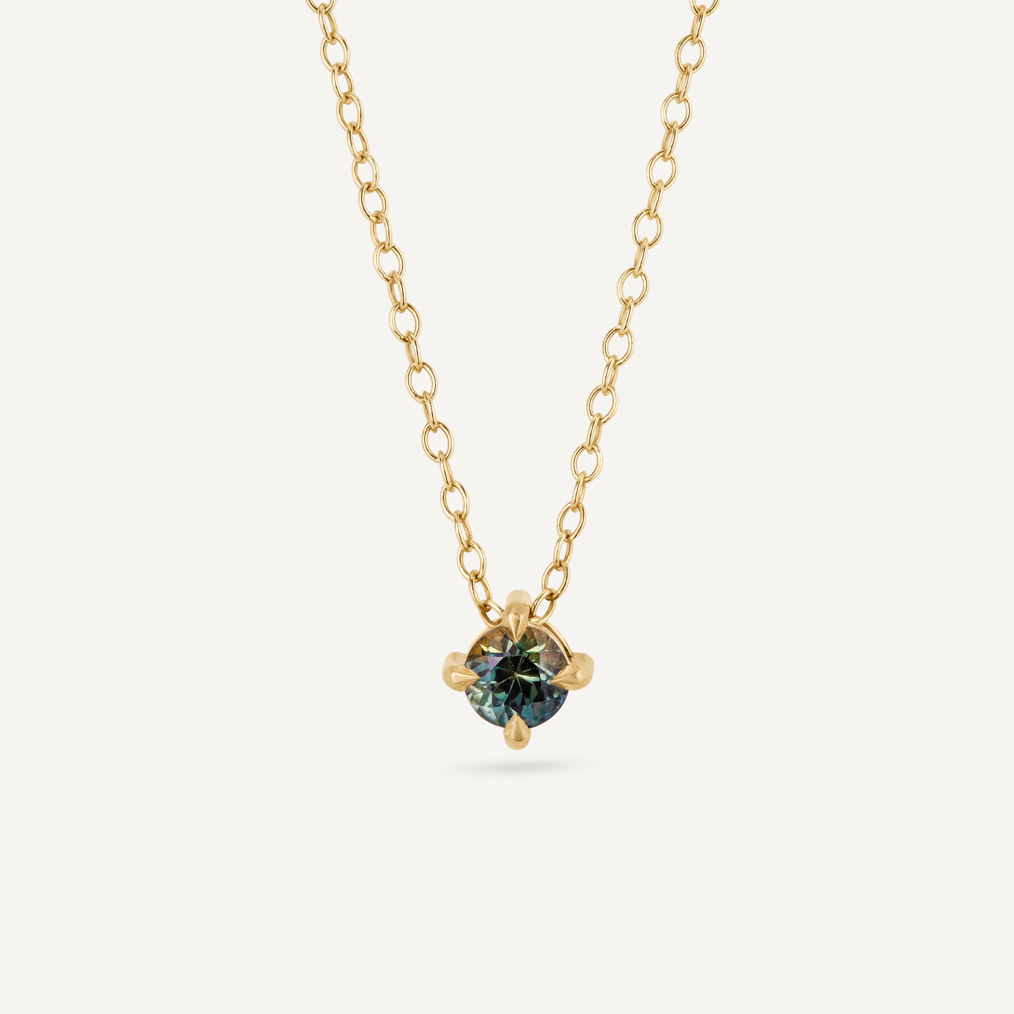 Essential Sapphire necklace